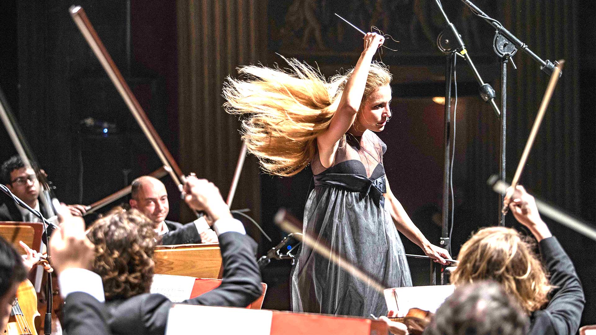 Beatrice Venezi – Eleganza e tenacia sul podio del Direttore d'orchestra -  Cime Bordeaux